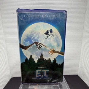 E.T. The Extra-Terrestrial VHS 2002 20th Aniv Limited Edition Blue CLAMSHELL - Picture 1 of 4