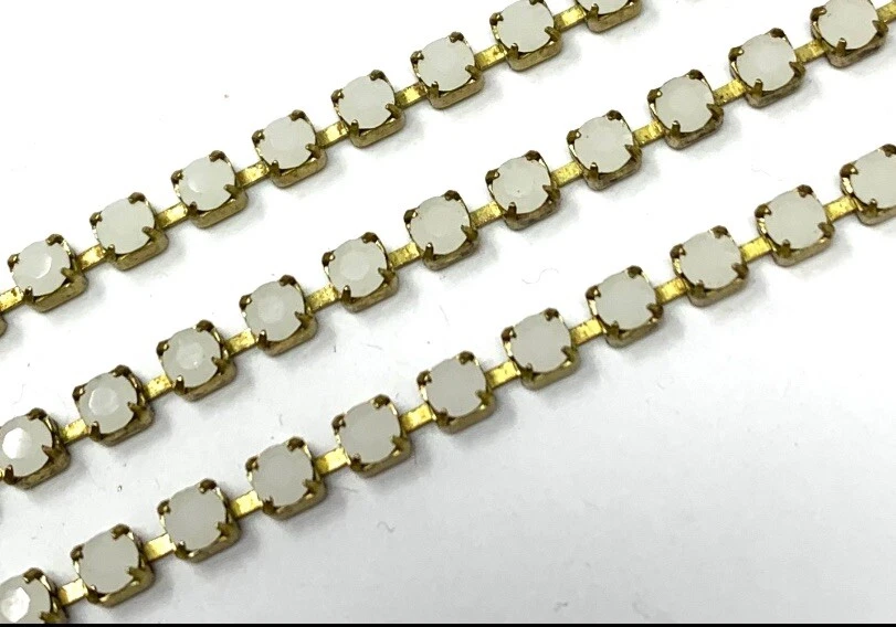 Cadena de diamantes de imitación Swarovski 2 mm blanco alabastro 2 pies latón Foto 1 de 1