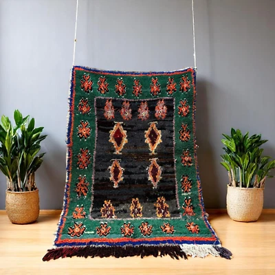 Alfombra marroquí hecha a mano 3,3 x 4,6 pies - Alfombra de lana bereber - Verde y negra Foto 1 de 4