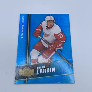 2015-16 Fleer Showcase Metal Universe PMG Blue #MU8 Dylan Larkin RC /50 *See Pic - Picture 1 of 7