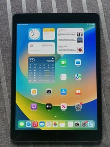 Apple iPad 9th Gen. 64GB, Wi-Fi + 5G (Unlocked), 10.2 in - Silver - Picture 1 of 10