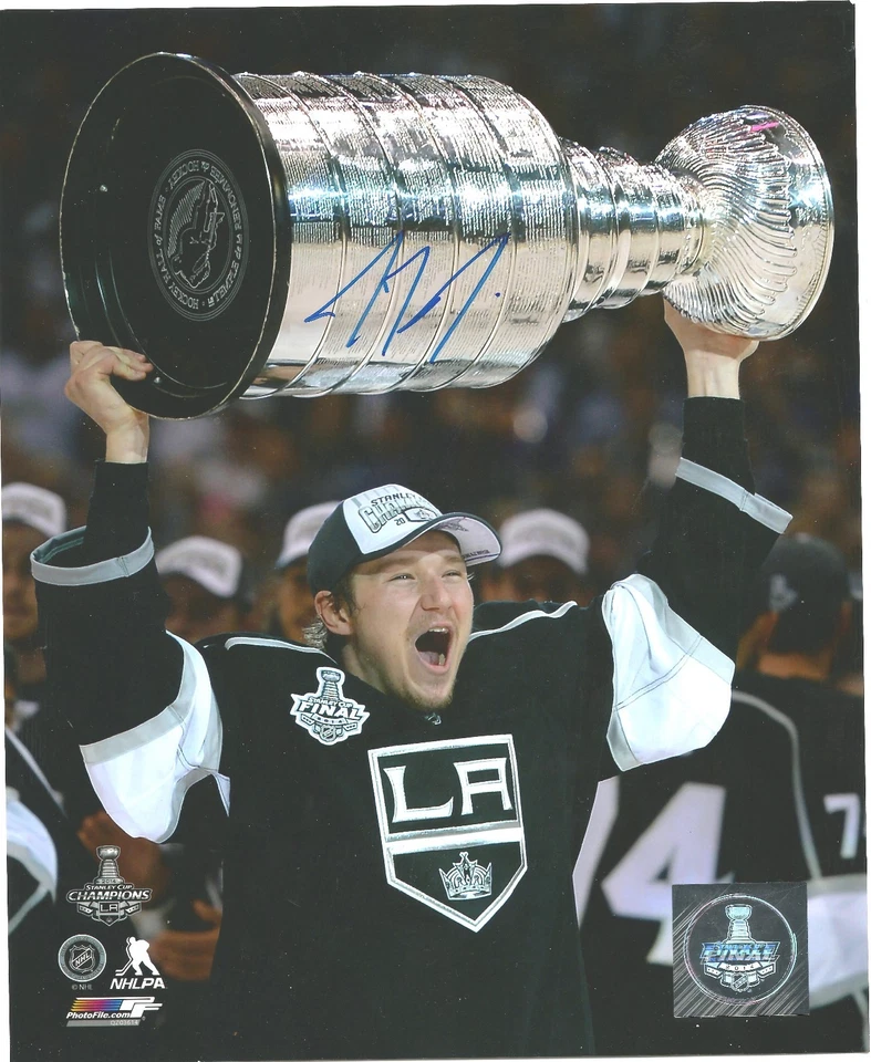 Tyler Toffoli Signed Autographed 8x10 Photo Los Angeles Kings LOM COA MC11 - Image 1 of 1
