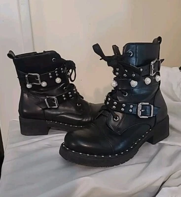 Bota de Combate-Forever 21 Mujer 8M Imitación Cuero Remache Bota de Combate al Tobillo Foto 1 de 4