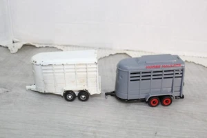 John Deere Toy 1:64 Ertl White Horse Trailer & Tonka 2000 Hasbro Horse Trailer - Picture 1 of 6