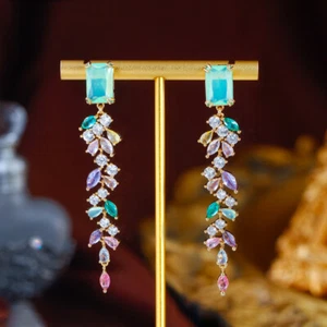 Orecchini pendenti cristallo goccia foglia lunga multicolore zirconi placcati oro baguette verde - Foto 1 di 8