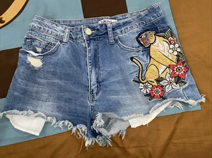 1st Kiss Embroidered Tiger Jean Shorts Size 11 stretch cut off denim embroidery - Picture 1 of 9