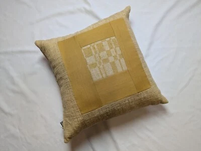 Almofada decorativa de luxo amarela Kufri 20 x 20" - Imagem 1 de 4