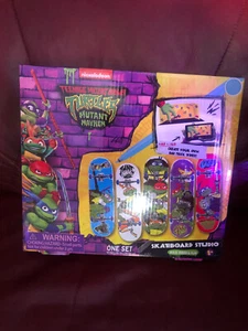 Teenage Mutant Ninja Turtles SkateBoard Studio W/Colored Markers & Sticker Sheet - Picture 1 of 2