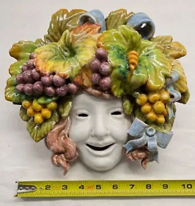 Handgefertigte Italien Keramik Bacchus Gesicht Wandmaske mit Obst & Traubenblättern Maiolica - Bild 1 von 9