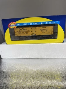 ATHEARN #7584 DE SOTO CREAMERY & PRODUCE 40' YELLOW REEFER #11417 R-T-R NEW!! - Picture 1 of 6