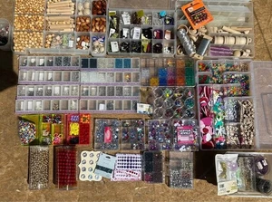 Riesiges Schmuck Bastelzubehör Set - Perlen, Charms, Fundstücke, Draht - Bild 1 von 10