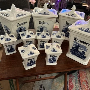 Vintage weiß blau Delfter deutsche Gewürzkanister 10 Stück Keramik Gläser mit Deckel - Bild 1 von 13