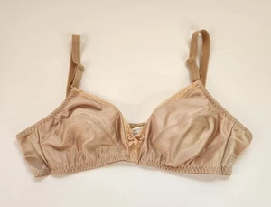 Hanes Her Way Bra Womens 38B  Beige Satin Lace Vintage Soft Cup - Picture 1 of 12