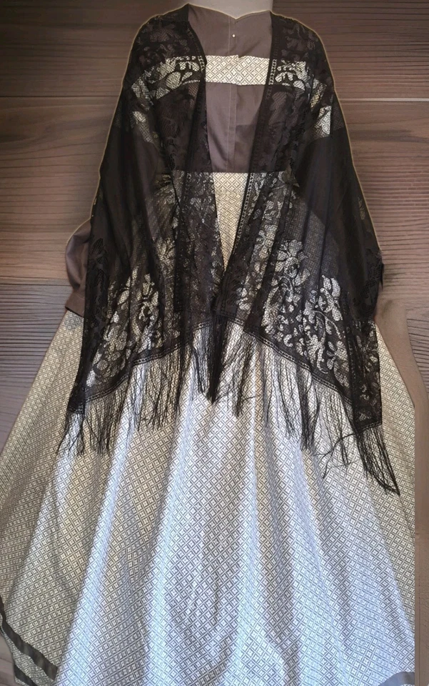 VESTIDO GUERRA CIVIL ~ CHAL NEGRO SEÑORA ESTILO VICTORIANO  Foto 1 de 4