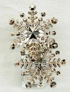 Bath & Body Works ROSE GOLD SNOWFLAKES Wallflower Plug NWT Beautiful! - Picture 1 of 2