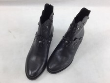 vaneli adelle bootie