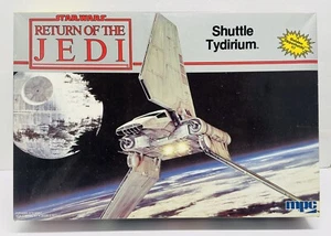 STAR WARS Return Of The Jedi SHUTTLE TYDIRIUM 1983 Scale Model Kit (8733)NEW - Picture 1 of 18