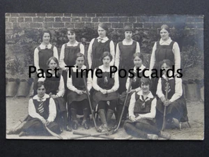 Leeds University W.H.C.& S WOMEN'S HOCKEY CLUB c1916 RP Postcard by Lonnergan - Picture 1 of 4