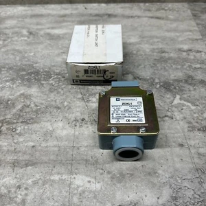 Cuerpo de interruptor de límite Telemecanique ZCKL1, nuevo - Imagen 1 de 8