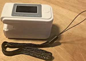 Oxímetro de pulso digital de la yema del dedo LK89 monitor de presión arterial de ritmo cardíaco - nuevo - Imagen 1 de 6