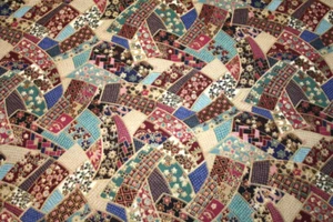 KIMONO COLLECTION GILDED ASIAN FLORAL PATCHWORK FROM HOFFMAN -100% COTTON FABRIC - Picture 1 of 4