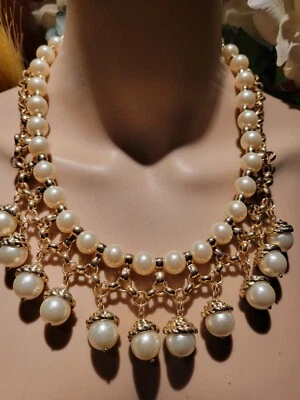 HERMOSO COLLAR NUEVO BANANA REPUBLIC MULTIPERLA CHAPADO EN ORO CALIDAD DECLARADA Foto 1 de 4