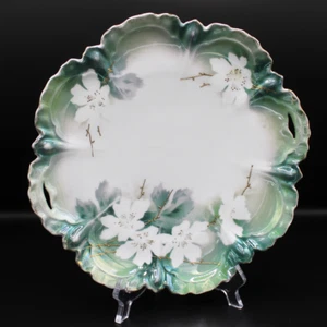 Antiguo plato de porcelana de Prusia asas diseño floral verde detalles dorados - Imagen 1 de 8