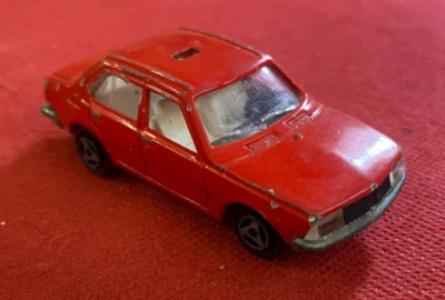 MAJORETTE Auto RENAULT 18 scala 1:60 Made in France N° 266 metallo - Immagine 1 di 3