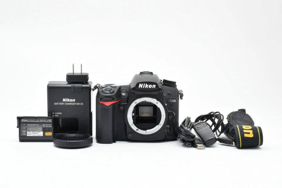 [Near Mint] Nikon D7000 16.2MP Digital SLR Camera Body Shutter Count: 25064 - Image 1 of 4