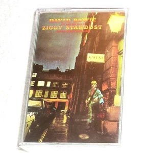 CASSETTE TAPE by DAVID BOWIE "ZIGGY STARDUST" (1990) ROCK / RYKO ANALOGUE - Picture 1 of 4
