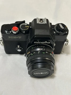 Cámara réflex Minolta XE-7 35 mm con lente MD ROKKOR-x 50 mm f/1,4 excelente Foto 1 de 4