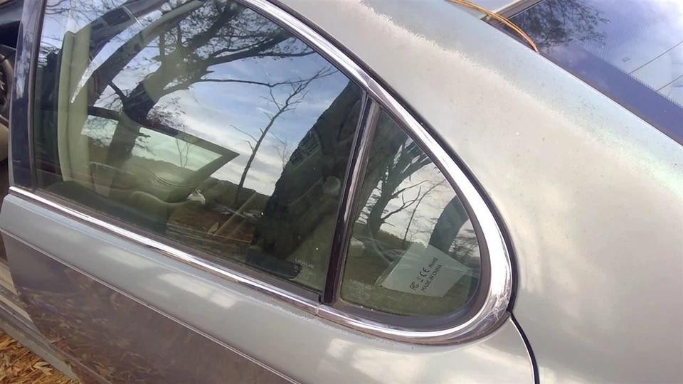 Vidrio de ventilación de puerta trasera izquierda del conductor para 04-06 LEXUS ES330 27400 Foto 1 de 1