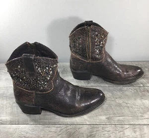 FRYE 77861 Deborah Studded Distressed Leather Short Womens Bootie Boots Size 6 - Picture 1 of 9