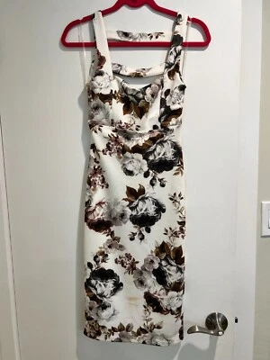 Vestido Windsor Floral con Tirantes en la Espalda - Talla Pequeña Foto 1 de 4