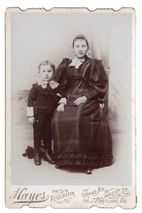 VG+ Portland Oregon 1890s Victorian Mother Son Portrait Cabinet Card by HAYES - Picture 1 of 4