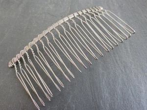 4 x Metal Hair Combs in Silver Tone Twists 77mm x 38mm, Craft & Hair Supplies - Picture 1 of 2