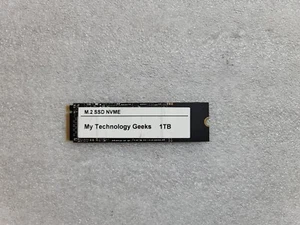 REV.B R656-NVMe-2280-2B272 M.2 SSD NVMe 1TB Internal SSD - Afbeelding 1 van 2