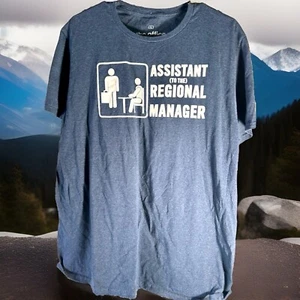 The Office T-Shirt "Assistent des Regionalmanagers" dunkelblau Herren Gr. L - Bild 1 von 3