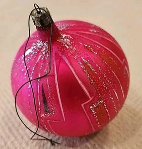 Vintage MCM Glass Christmas Ornament ~ Painted & Glitter ~ Hot Pink  ~ Poland - Picture 1 of 5