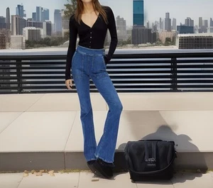 FRAME Le Francoise Flare Jeans in Sidonua Size 26 Excellent Condition - Picture 1 of 10