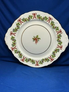 HAMMERSLEY HOLLY, VERY RARE HANDLED CAKE PLATE - MADE IN ENGLAND - Picture 1 of 6