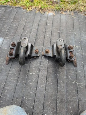 Ganchos de remolque delanteros Jeep Liberty 02-07 y 08-12 con herrajes Foto 1 de 4