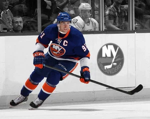 New York Islanders JOHN TAVARES Glossy 8x10 Photo Hockey Print Spotlight Poster - Picture 1 of 1