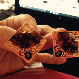 vintage square gold tone swirling enamel,mocha/earthy tones,clip on backs - Picture 1 of 2