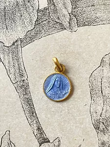 Ancien Pendentif Médaille émaillée en plaqué or Sainte Thérèse Baptème bleu - Picture 1 of 2