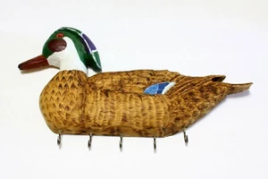 Colgador de pared vintage de madera de pato de 5 ganchos hecho a mano y pintado arte popular firmado - Imagen 1 de 4