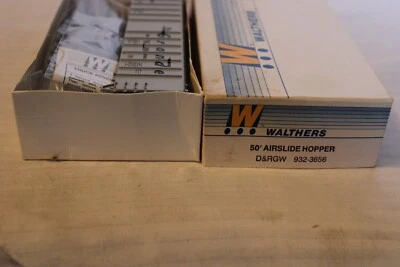 HO Scale Walthers, 50' Airslide Hopper, Rio Grande, Gray, #15985 - 932-3656 - Image 1 of 3