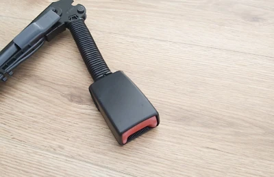 2008 - 2012 LAND ROVER LR2 3.2   FRONT LEFT DRIVER`S SEAT BELT BUCKLE - Image 1 of 4