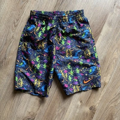 NIKE Azul Marino Multicolor SEA FRIENDS REGAZO 8" VOLEIBOL NATACIÓN PANTALONES CORTOS NIÑOS L *NUEVO NUEVO CON ETIQUETAS* Foto 1 de 4