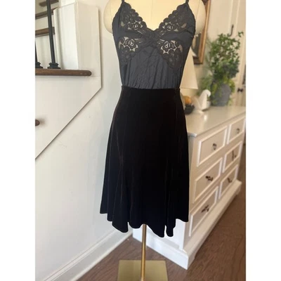 Falda Midi Terciopelo Borgoña Oscuro Línea A Grunge Caprichoda Oscura Academia Y2K Talla M Foto 1 de 3